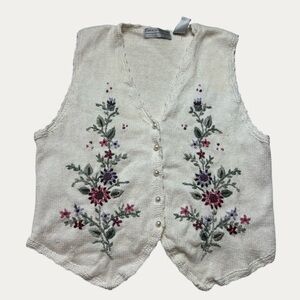 Vintage Carolyn Taylor Embroidered Floral Knit Vest